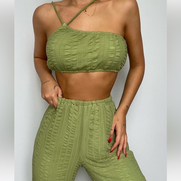 Green summer 2 piece pant set ♾ - Picture 3 of 3